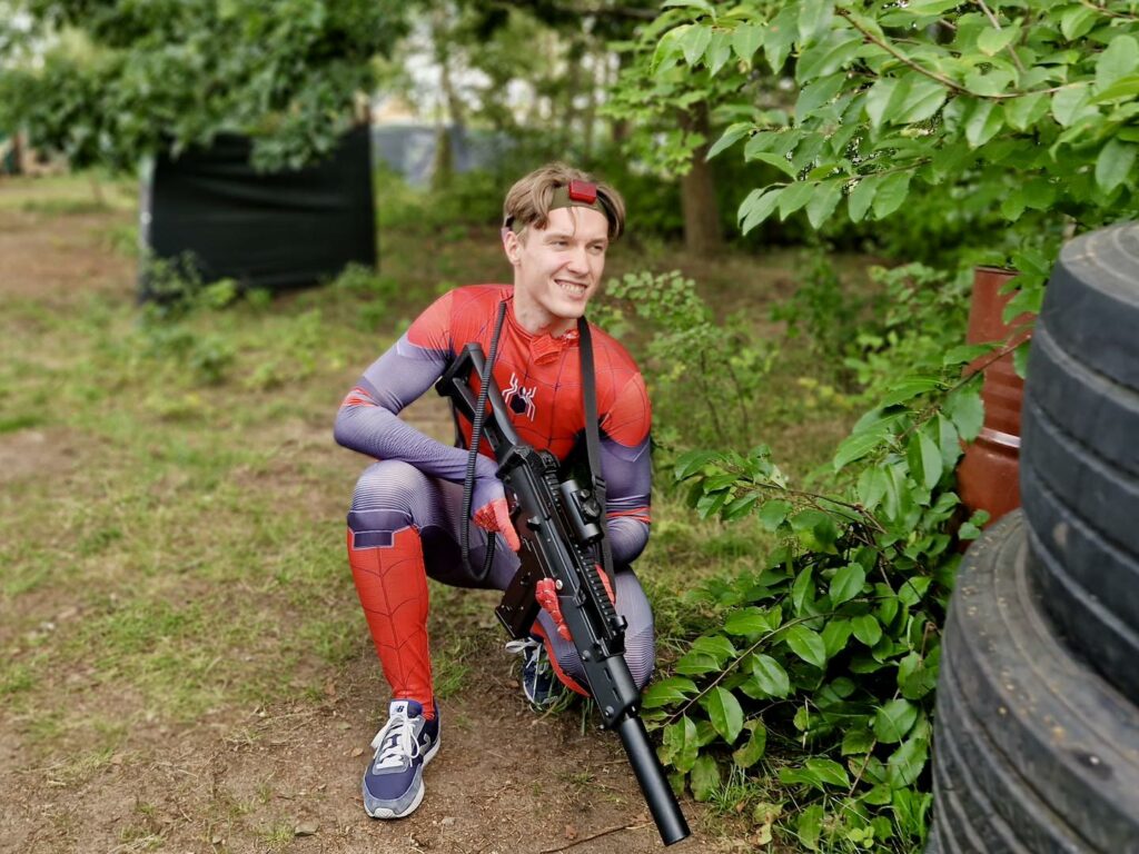 bezfarby-lasertag-zlotow-spiderman